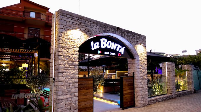 La Bontà Ristorante Pizzeria