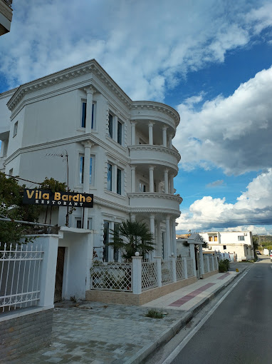 "Vila e Bardhë" - Seafood Restaurant
